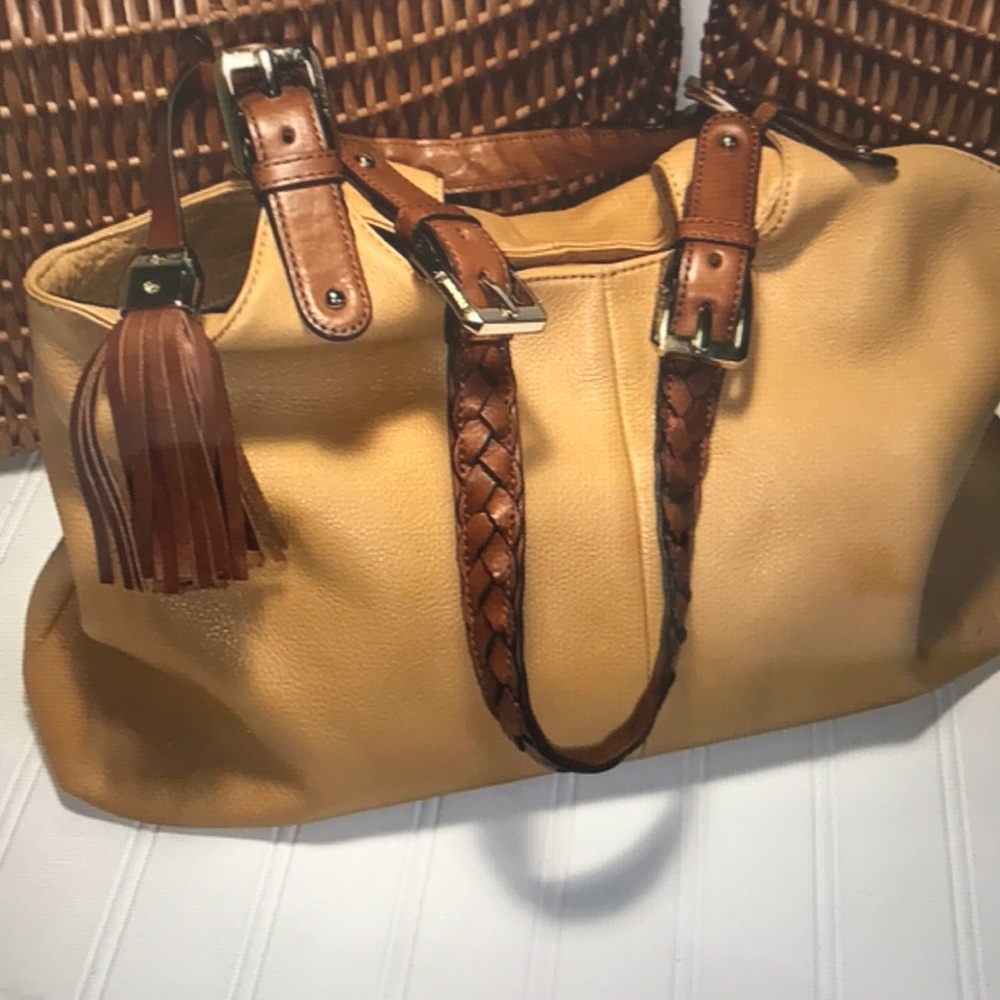 B. MAKOWSKY GENUINE LEATHER SHOULDER BAG